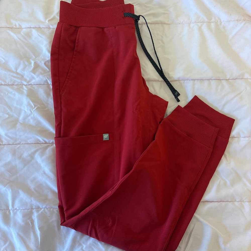 Fabletics Holly Berry Women's Scrub Joggers